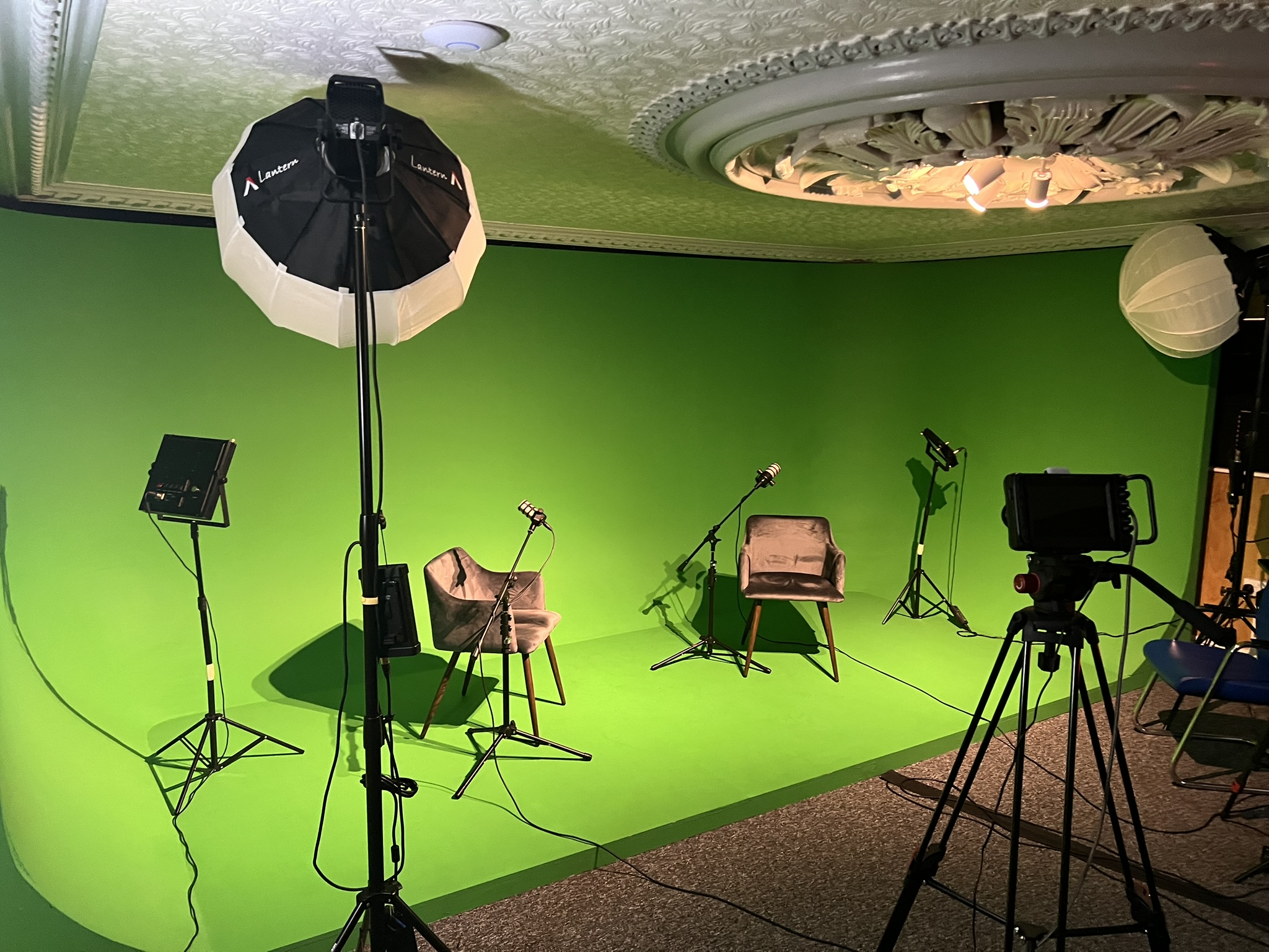 Virtual Set